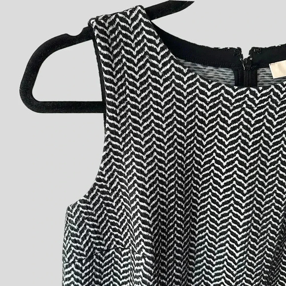 LOFT | NWOT | SLEEVELESS BLACK AND WHITE HERRINGBONE DRESS | SIZE: SMALL PETITE - Picture 3 of 10